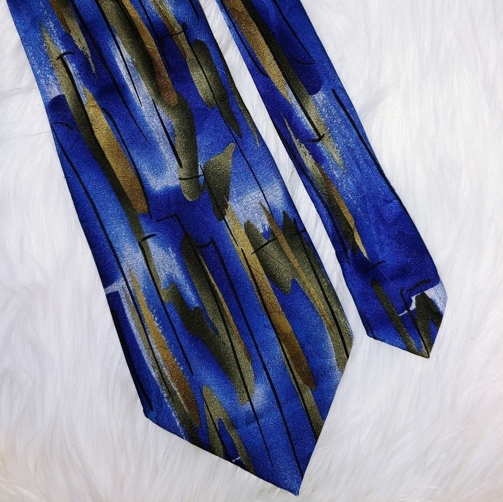 J. Garcia Tie Big Radio and Lamp 60+